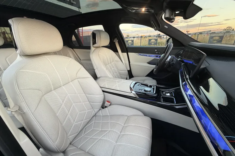 BMW 740 (Seria 7) din 2023 cu 123.000 km - oferta BMW262601 - foto 19