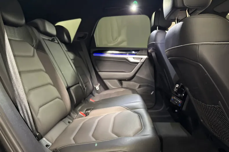 Volkswagen Touareg din 2023 cu 119.692 km - oferta VOL262610 - foto 12
