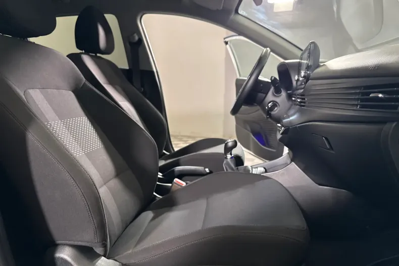 Hyundai i20 din 2023 cu 19.724 km - oferta HYU262667 - foto 11