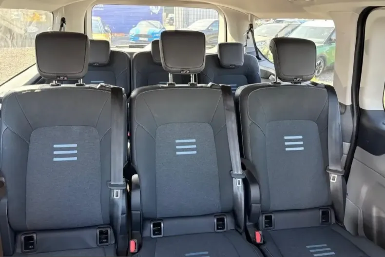 Ford Tourneo Custom din 2025 cu 27.181 km - oferta FOR262682 - foto 14