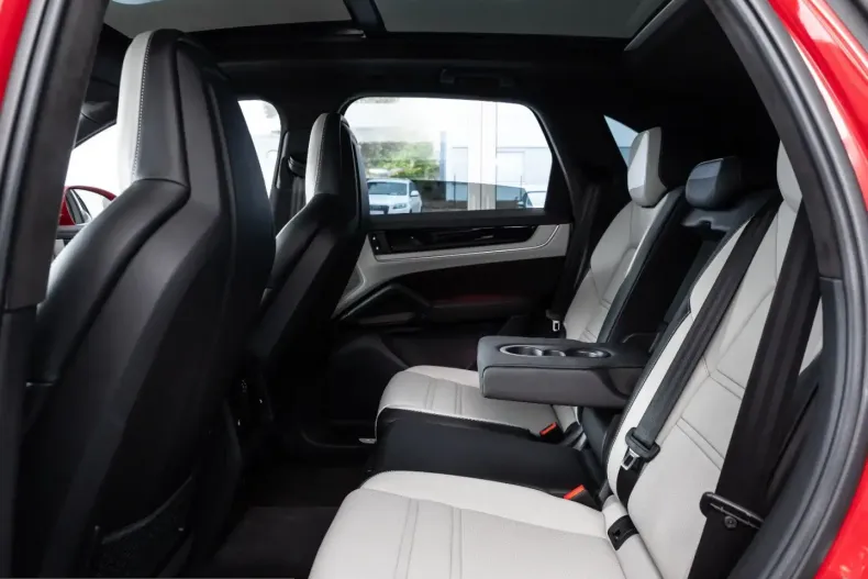 Porsche Cayenne din 2023 cu 6.100 km - oferta POR262685 - foto 10