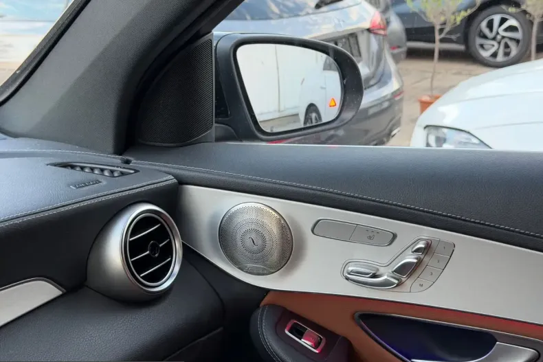 Mercedes-Benz GLC 300 (Clasa GLC) din 2023 cu 64.336 km - oferta MER262812 - foto 19
