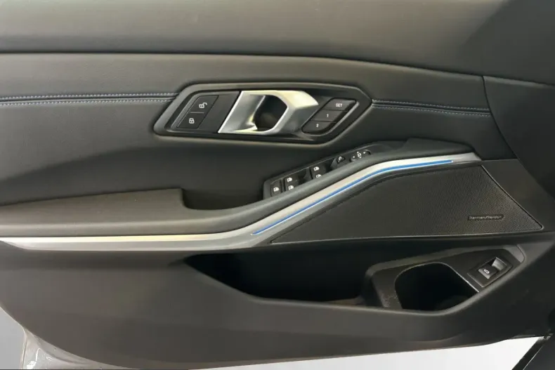 BMW 330 (Seria 3) din 2025 cu 23.461 km - oferta BMW262834 - foto 15