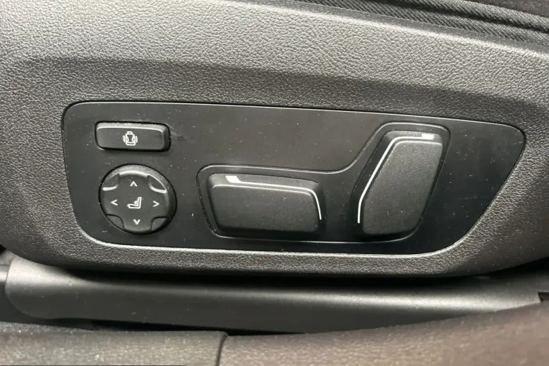 BMW 330 (Seria 3) din 2025 cu 23.461 km - oferta BMW262834 - foto 19