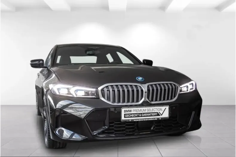 BMW 330 (Seria 3) din 2025 cu 1.100 km - oferta BMW262835 - foto 1