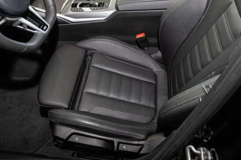 BMW 330 (Seria 3) din 2025 cu 1.100 km - oferta BMW262835 - foto 6