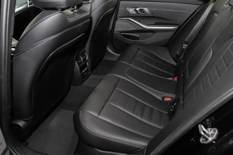 BMW 330 (Seria 3) din 2025 cu 1.100 km - oferta BMW262835 - foto 10