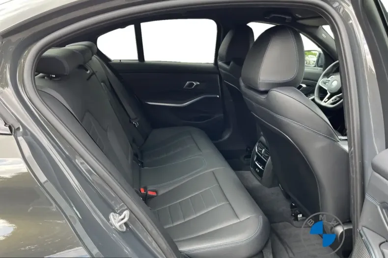 BMW 330 (Seria 3) din 2025 cu 31.900 km - oferta BMW262838 - foto 17