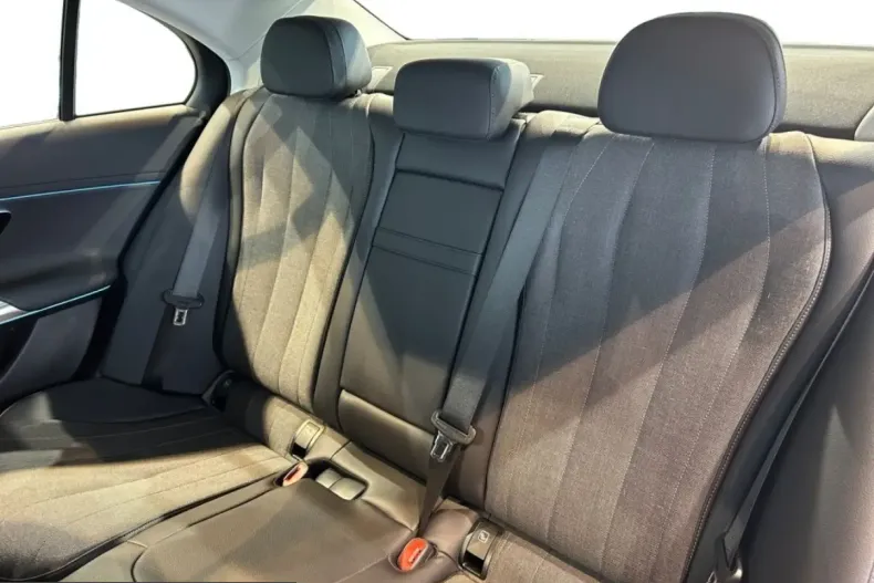 Mercedes-Benz E 220 (Clasa E) din 2025 cu 14.333 km - oferta MER262873 - foto 7