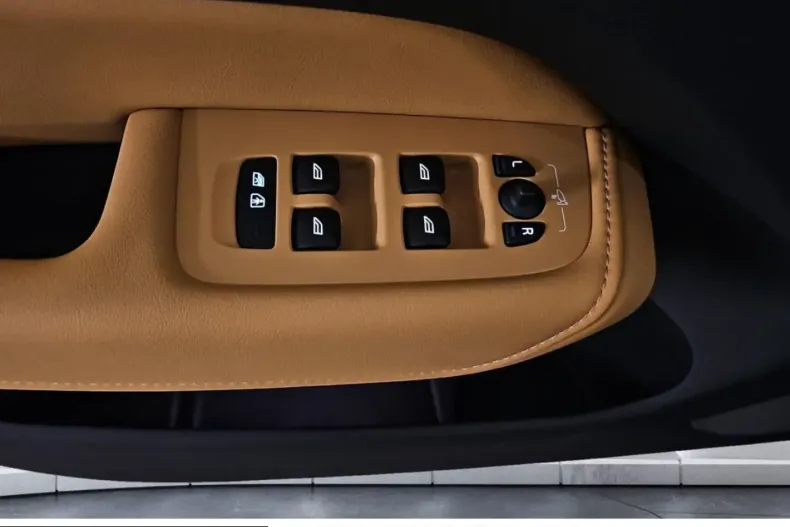 Volvo XC60 din 2025 cu 6.688 km - oferta VOL262938 - foto 18