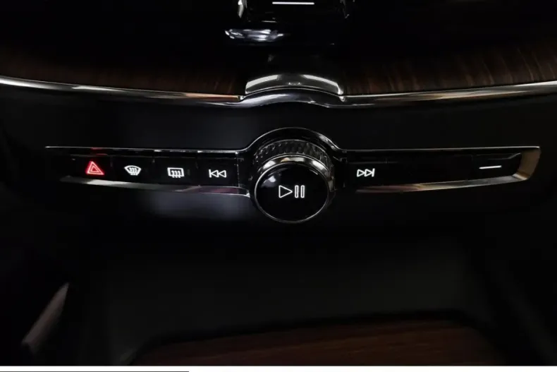 Volvo XC60 din 2025 cu 6.688 km - oferta VOL262938 - foto 26