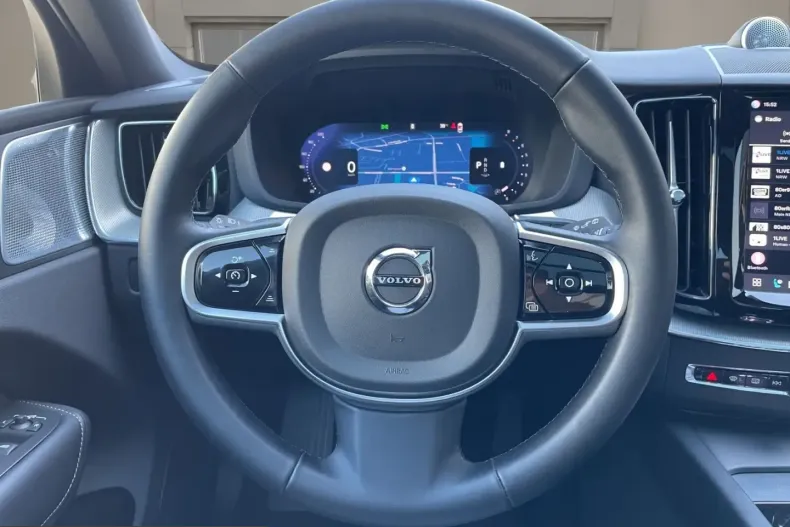 Volvo XC60 din 2025 cu 12.041 km - oferta VOL262942 - foto 9