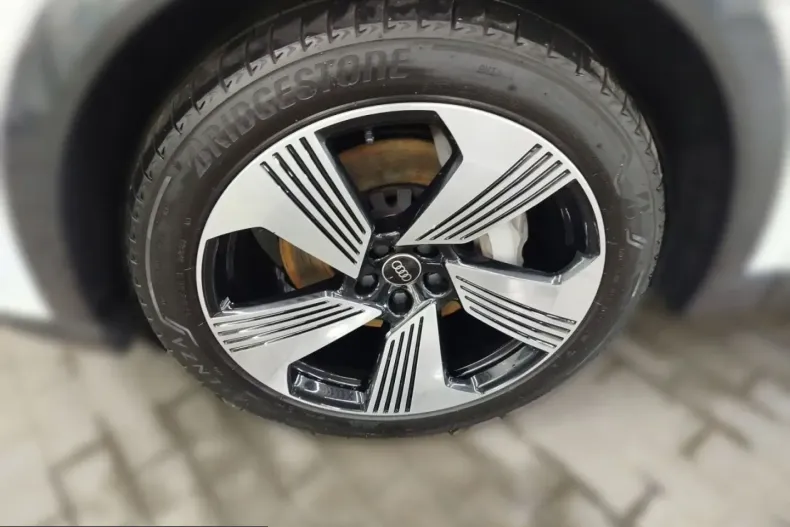 Audi Q8 din 2023 cu 38.572 km - oferta AUD262946 - foto 3