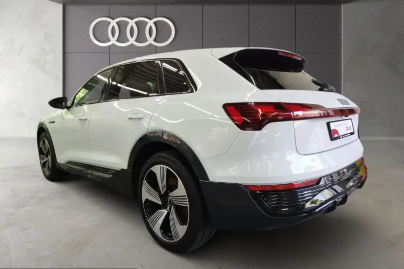 Audi Q8 din 2023 cu 38.572 km - oferta AUD262946 - foto 4