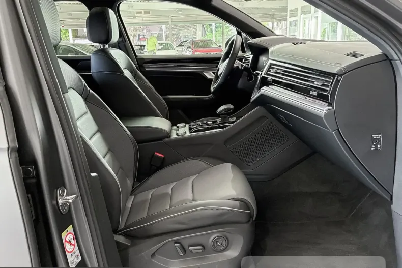 Volkswagen Touareg din 2025 cu 13.446 km - oferta VOL262951 - foto 5
