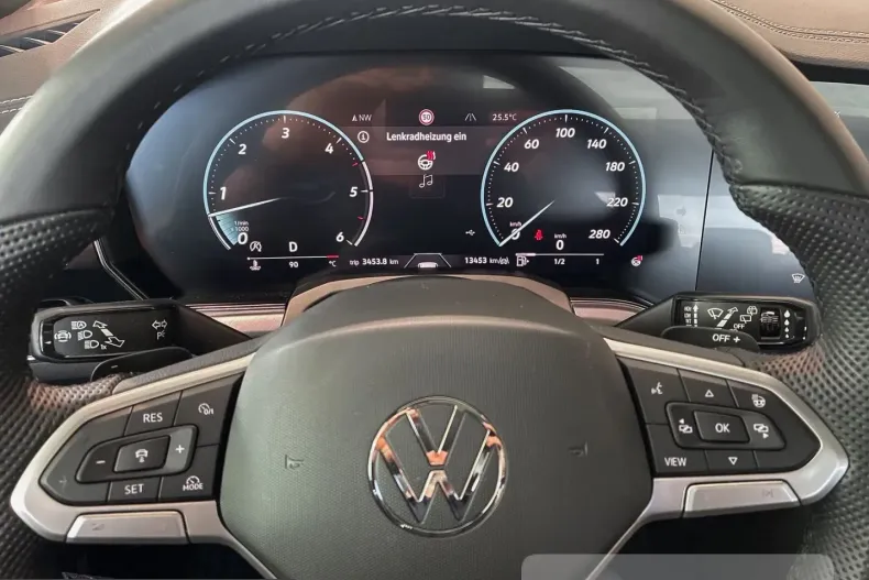 Volkswagen Touareg din 2025 cu 13.446 km - oferta VOL262951 - foto 11