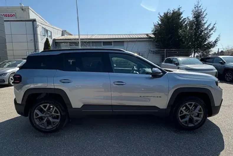 Jeep Compass din 2026 cu 850 km - oferta JEE235813 - foto 7