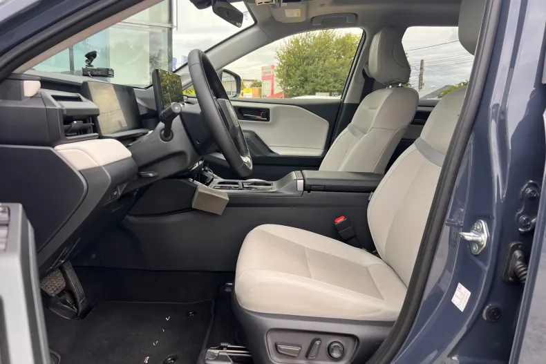 Toyota RAV4 din 2026 cu 10.531 km - oferta TOY263049 - foto 8