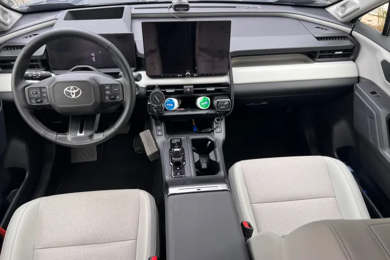 Toyota RAV4 din 2026 cu 10.531 km - oferta TOY263049 - foto 12