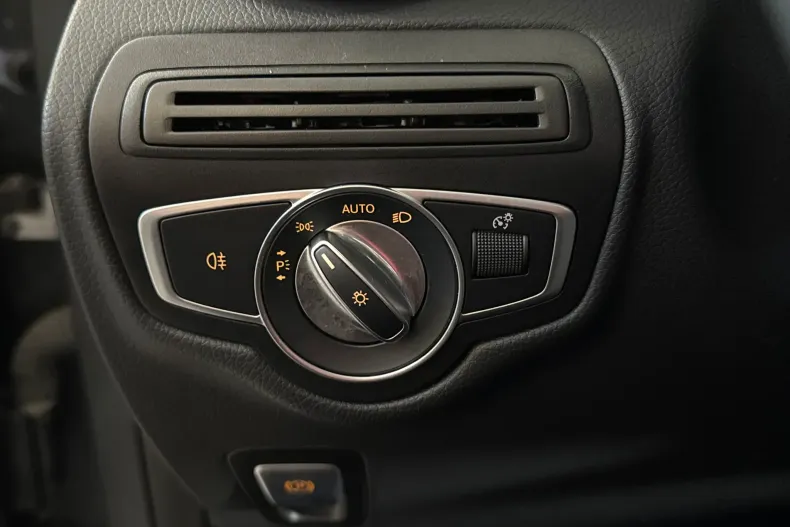 Mercedes-Benz GLC 300 (Clasa GLC) din 2021 cu 65.021 km - oferta MER263068 - foto 15
