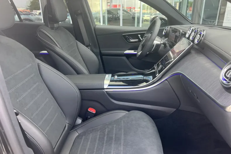 Mercedes-Benz GLC 300 (Clasa GLC) din 2023 cu 31.000 km - oferta MER263076 - foto 13