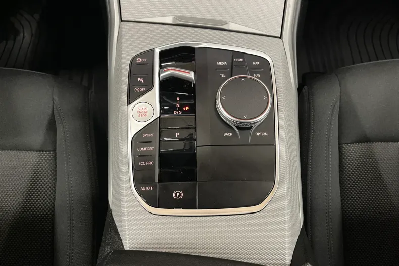 BMW 318 (Seria 3) din 2024 cu 24.388 km - oferta BMW263085 - foto 22