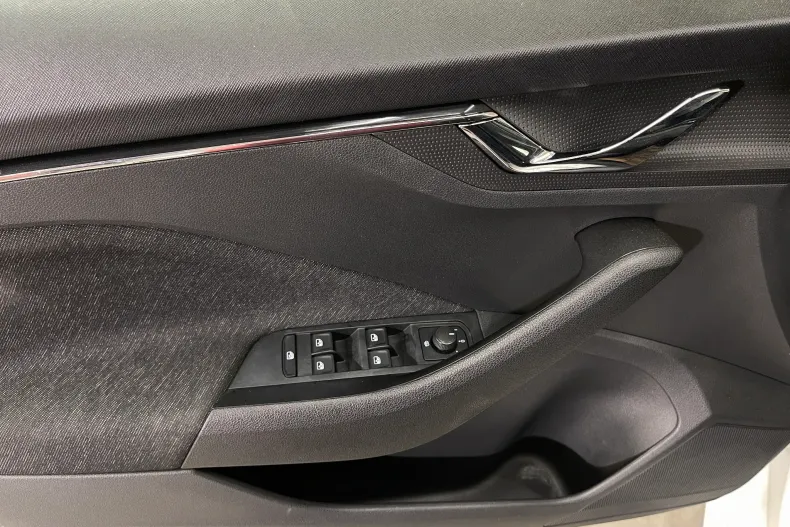 Skoda Scala din 2021 cu 80.493 km - oferta SKO263125 - foto 24