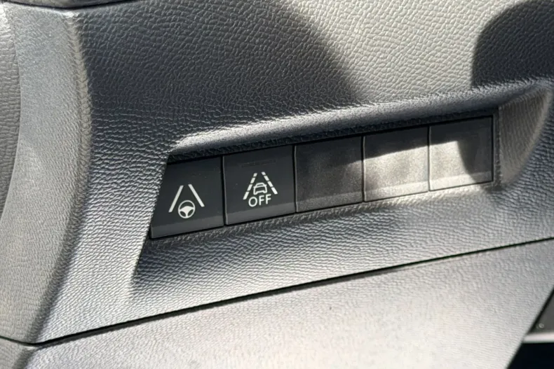 Peugeot 2008 din 2021 cu 112.000 km - oferta PEU263262 - foto 12