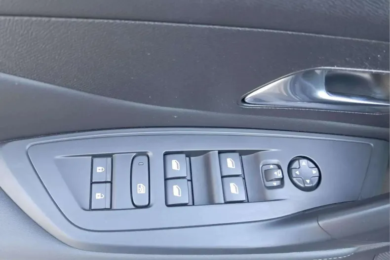 Peugeot 308 din 2022 cu 112.848 km - oferta PEU263437 - foto 12