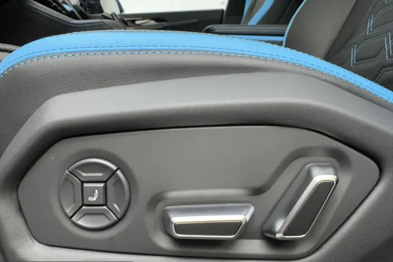 Lamborghini Urus din 2025 cu 6.900 km - oferta LAM263472 - foto 15