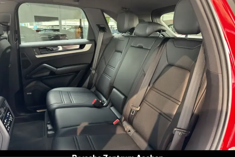 Porsche Cayenne din 2024 cu 34.111 km - oferta POR263475 - foto 13