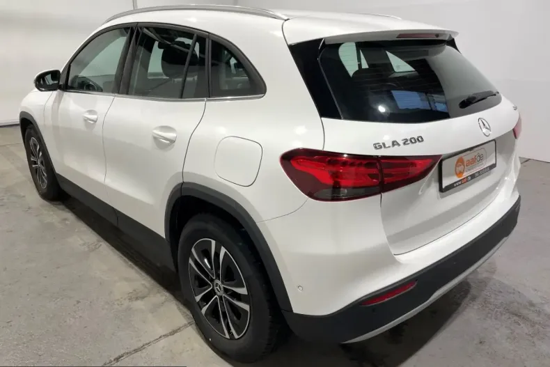 Mercedes-Benz GLA 200 (Clasa GLA) din 2023 cu 10.000 km - oferta MER263577 - foto 2