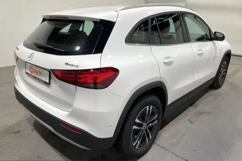 Mercedes-Benz GLA 200 (Clasa GLA) din 2023 cu 10.000 km - oferta MER263577 - foto 3