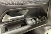 Mercedes-Benz GLA 200 (Clasa GLA) din 2023 cu 10.000 km - oferta MER263577 - foto 13
