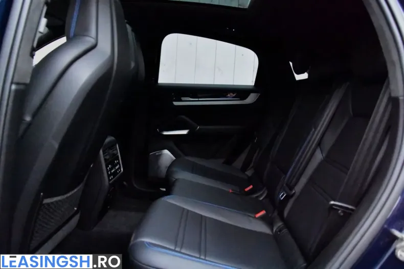 Porsche Cayenne din 2024 cu 61.376 km - oferta POR263663 - foto 6