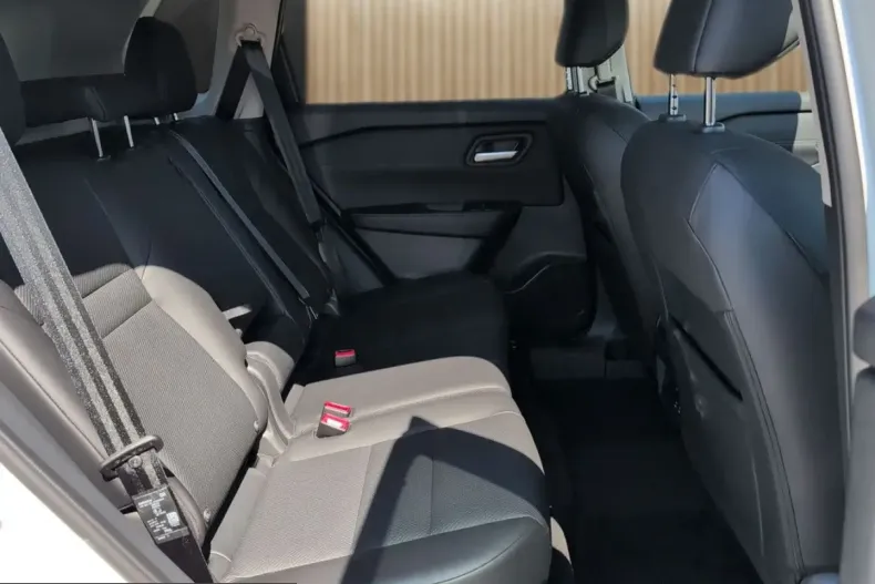 Nissan X-Trail din 2025 cu 9.000 km - oferta NIS263710 - foto 18