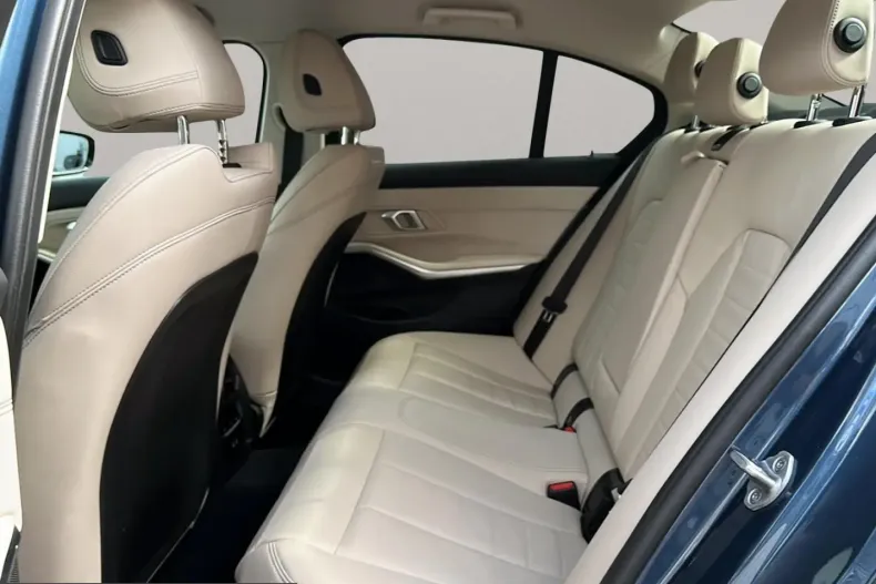 BMW 318 (Seria 3) din 2025 cu 8.222 km - oferta BMW263895 - foto 13