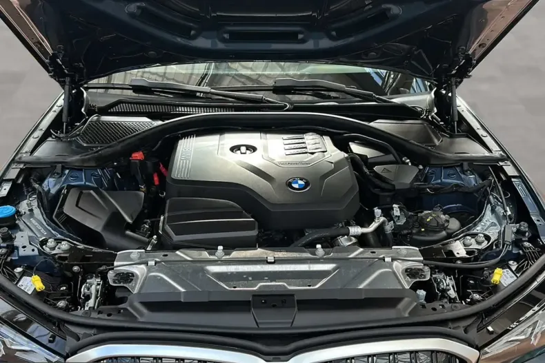BMW 318 (Seria 3) din 2025 cu 8.222 km - oferta BMW263895 - foto 17