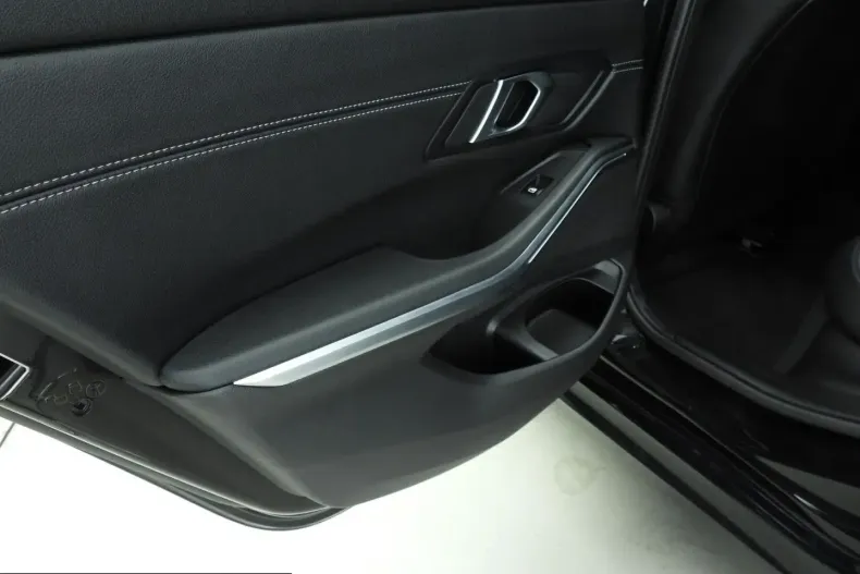 BMW 318 (Seria 3) din 2024 cu 37.000 km - oferta BMW263897 - foto 32