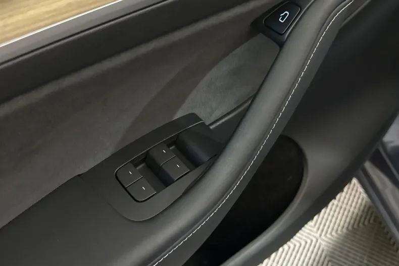 Tesla Model Y din 2022 cu 89.564 km - oferta TES263985 - foto 14