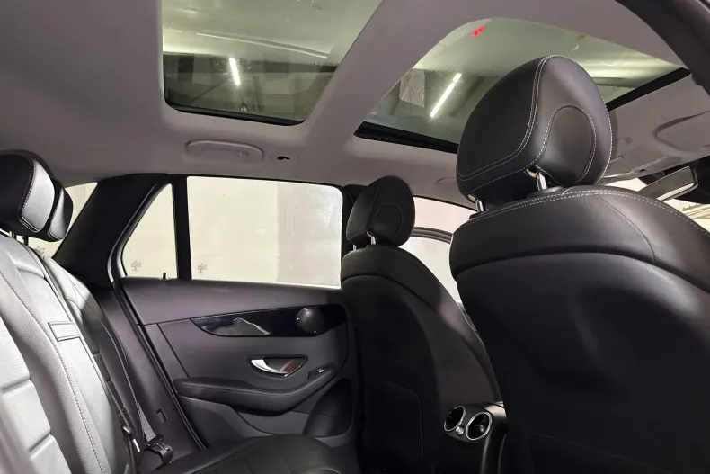 Mercedes-Benz GLC 300 (Clasa GLC) din 2021 cu 90.639 km - oferta MER264066 - foto 23