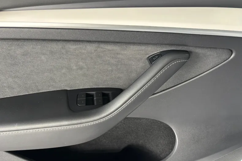 Tesla Model Y din 2022 cu 87.800 km - oferta TES264088 - foto 23