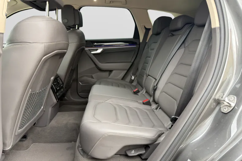 Volkswagen Touareg din 2023 cu 130.000 km - oferta VOL264106 - foto 18