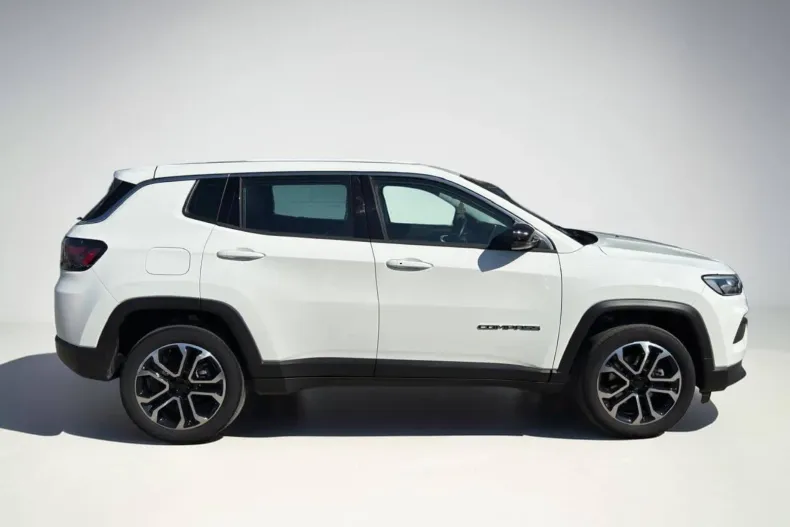 Jeep Compass din 2024 cu 53.796 km - oferta JEE264232 - foto 13