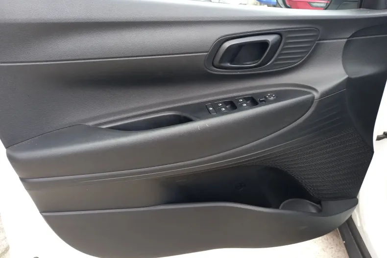 Hyundai Bayon din 2023 cu 43.682 km - oferta HYU264286 - foto 19