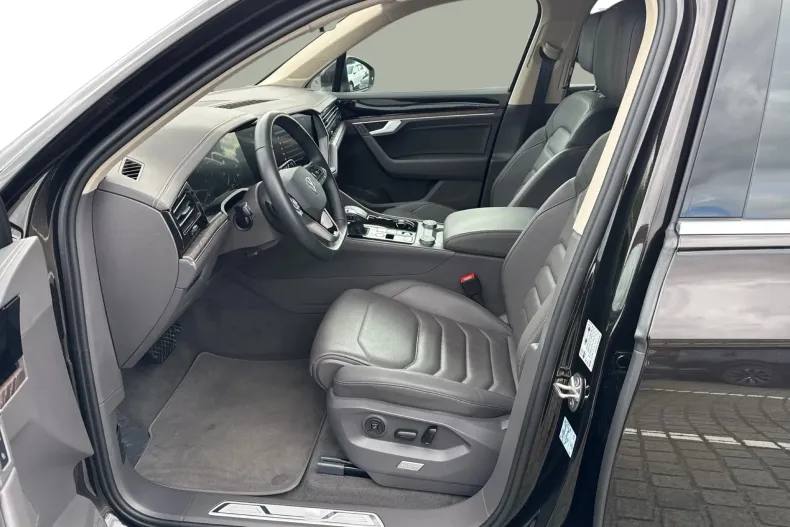 Volkswagen Touareg din 2025 cu 24.044 km - oferta VOL264298 - foto 13