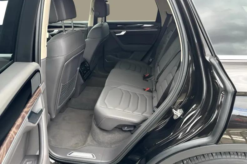 Volkswagen Touareg din 2025 cu 24.044 km - oferta VOL264298 - foto 29