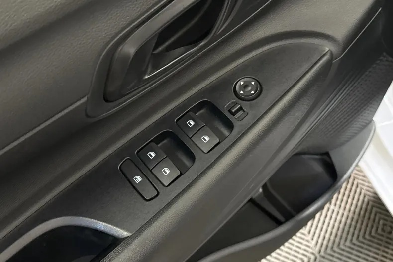 Hyundai i20 din 2021 cu 42.206 km - oferta HYU264332 - foto 13