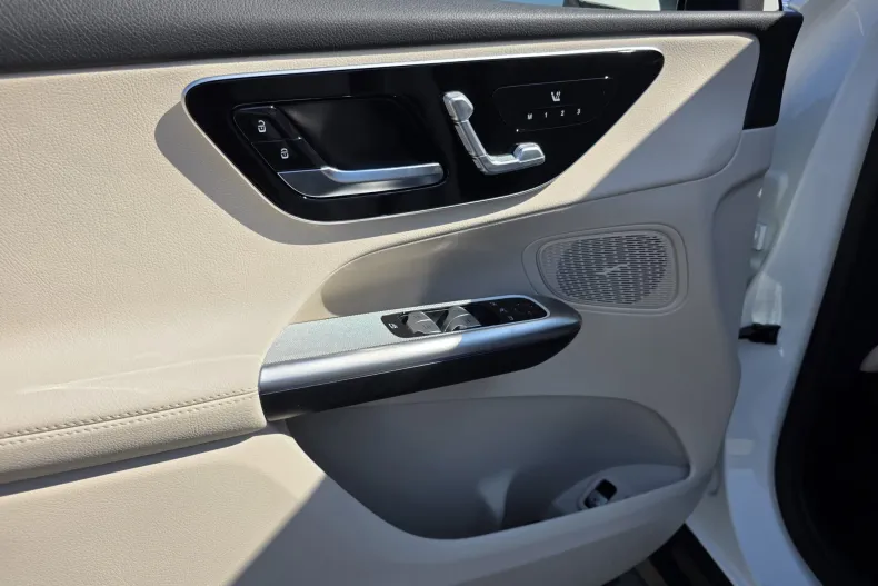 Mercedes-Benz GLC 300 (Clasa GLC) din 2026 cu 10 km - oferta MER264366 - foto 12