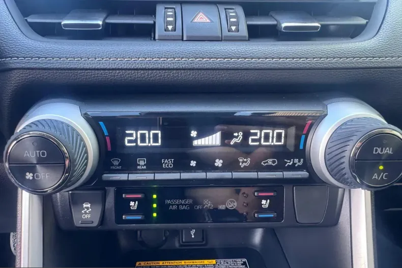 Toyota RAV4 din 2021 cu 82.928 km - oferta TOY264391 - foto 14
